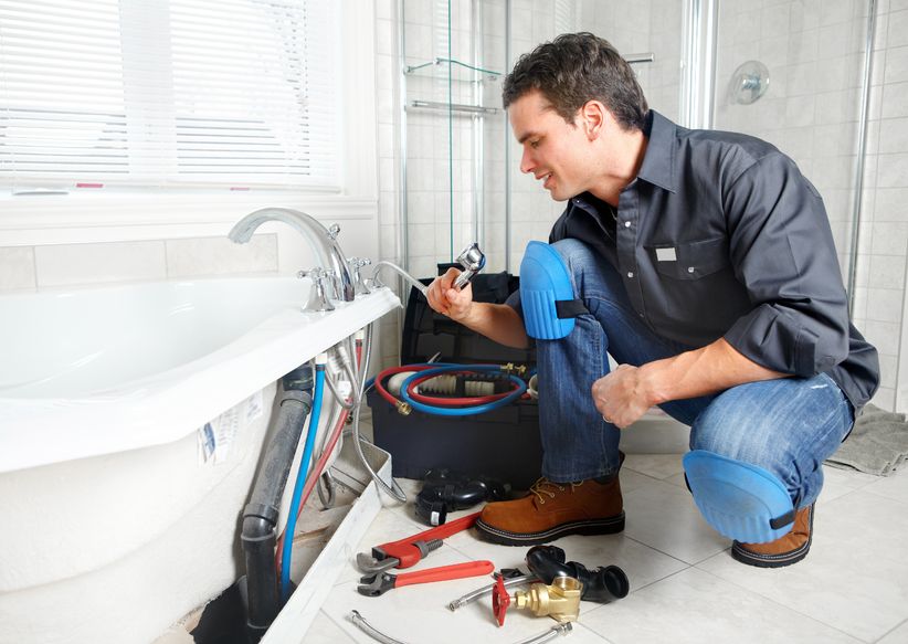 Hiring A Service That Does Bathroom Plumbing Repair in Pittsburgh PA When A Toilet Won’t Flush